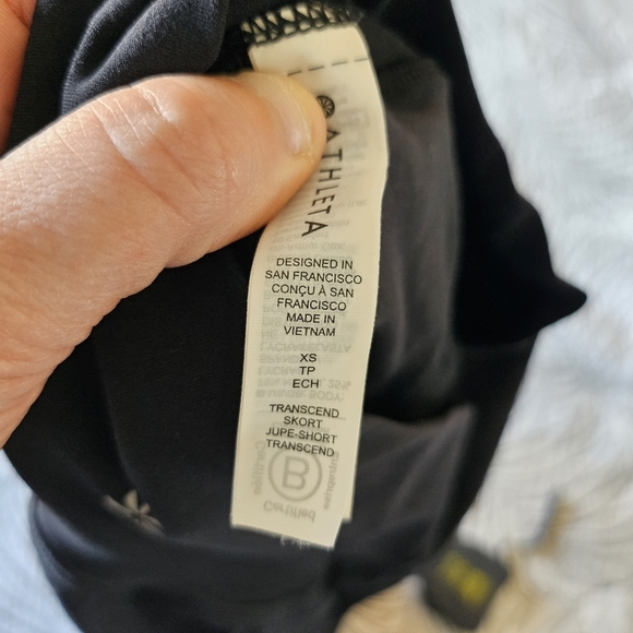 EUC Athleta Transcend Skort Xsmall Black - Picture 12 of 12